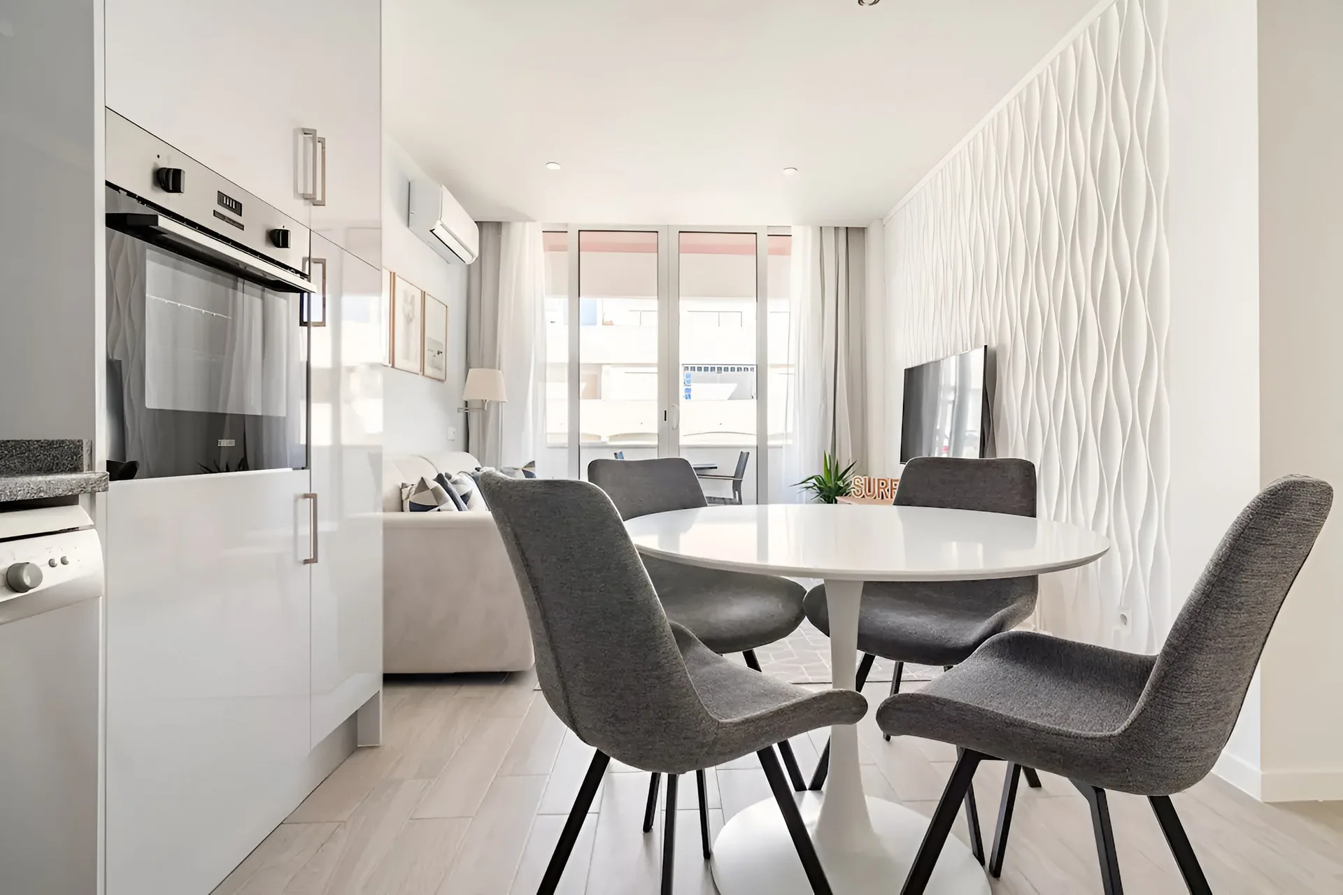 Timeless Beach I — interior 8